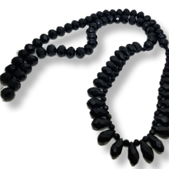VINTAGE LONG ARTISAN MADE BLACK JET BEADED NECKLACE - Picture 3 of 7